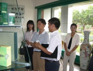 原文山州委副書(shū)記蒞臨考察公司及加工廠