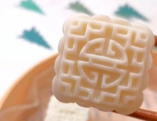 健脾養(yǎng)胃低熱量，氣血雙補(bǔ)桃花顏——三七山藥糕