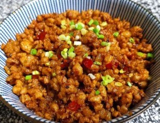 如果冰箱里只有一樣?xùn)|西，只能是它——萬能的三七肉臊子